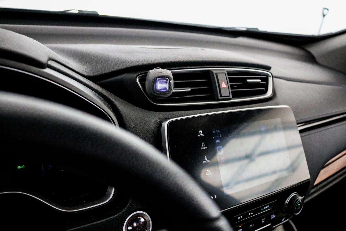 ディフューザー 車で香りを長持ちさせる方法と人気アイテム